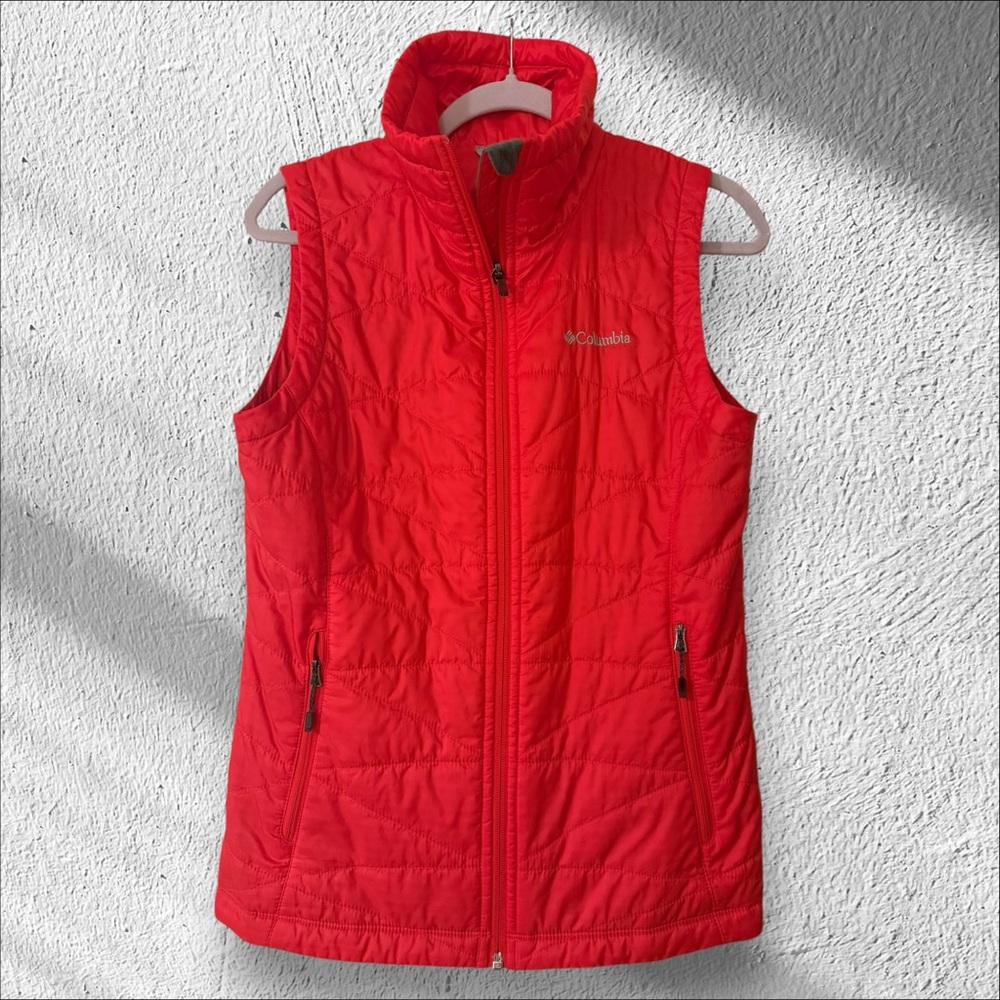 Columbia Vibrant Red Puffer Vest